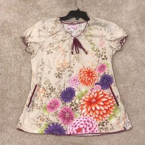 Koi scrub top size Medium